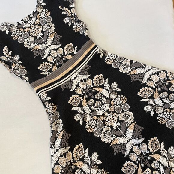 ~ Anthropologie 6 Dress Black Knit Floral Embroidered Midi Stretch V ETT:TWA - Picture 1 of 14
